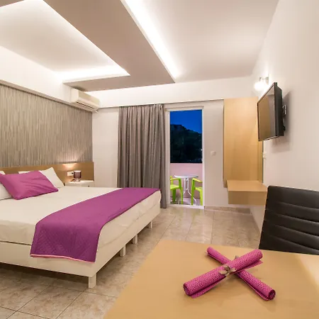 Aparthotel Casastavris - Aparts & Pool