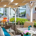 Casastavris - Aparts & Pool Aparthotel 4*