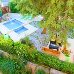 Casastavris - Aparts & Pool Faliraki