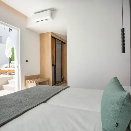 Casastavris - Aparts & Pool Aparthotel 4*