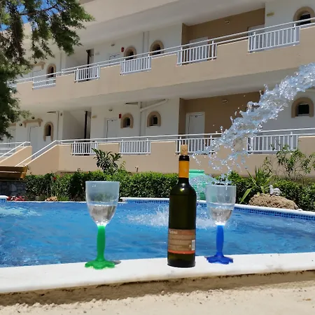 Apart-hotel Casastavris - Aparts & Pool 4*