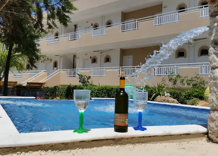 Apart Otel Casastavris - Aparts & Pool 4*