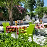 Casastavris - Aparts & Pool 4*