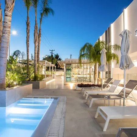 Casastavris - Aparts & Pool 4*